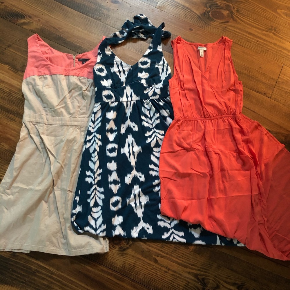 Lot bundle 3 dresses Gap Old Navy size 4  & small